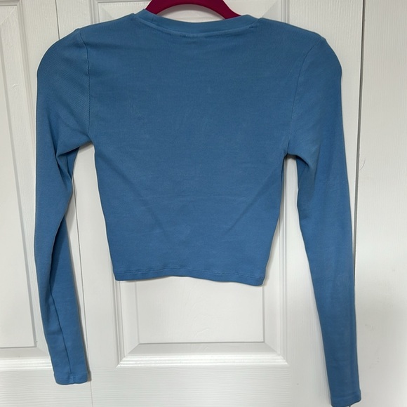 Aritzia long sleeve - Picture 2 of 3